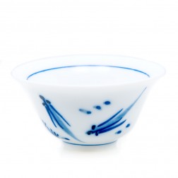Blue and White Porcelain Tea Cup-Fishes Playing in Pond
